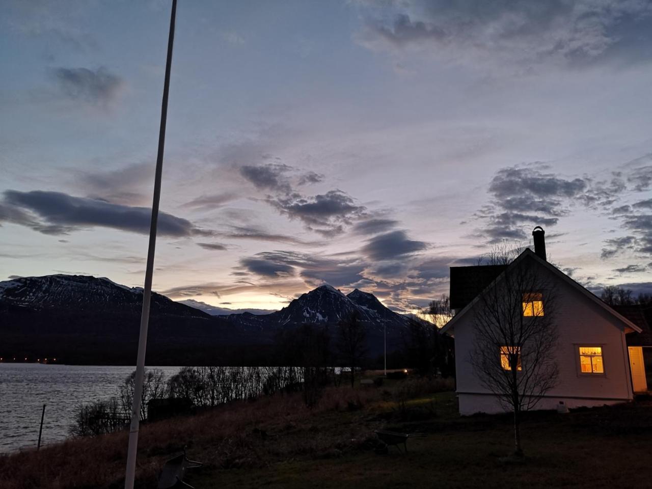 Bustad Larseng Exteriör bild